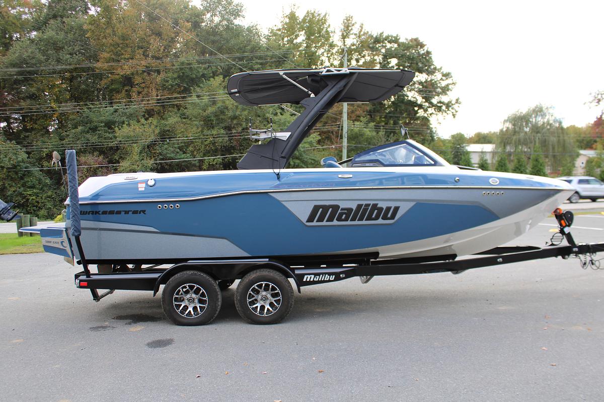 Used 2023 Malibu 23 LSV
