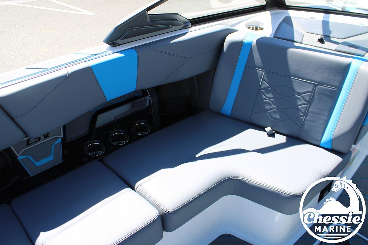 2026 Malibu 23 LSV
