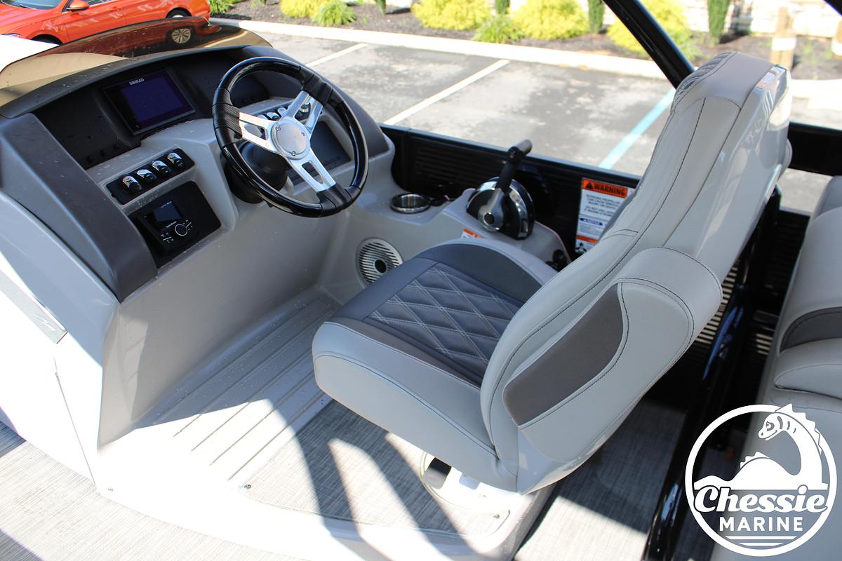 Used 2021 Bennington LX 24