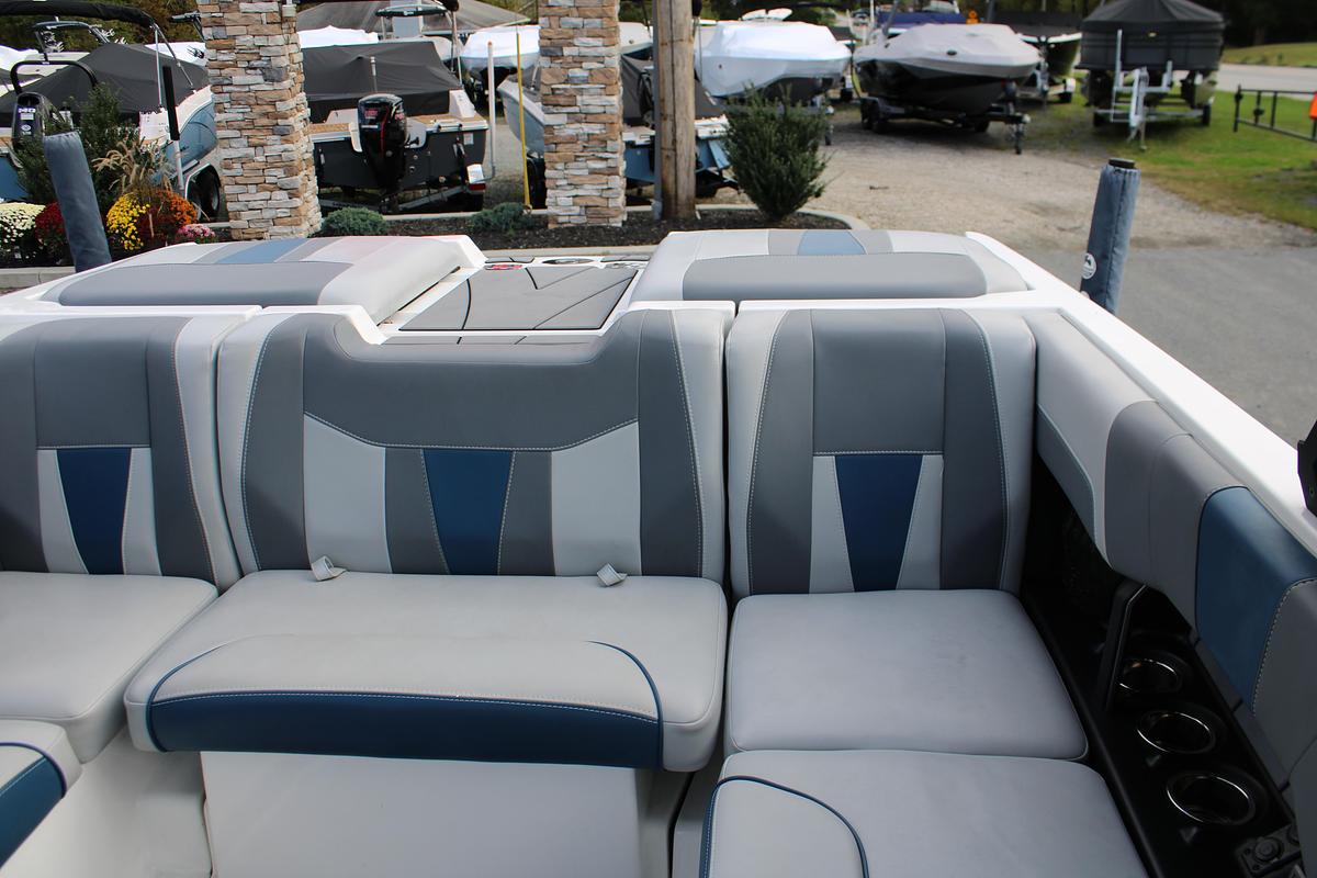 Used 2023 Malibu 23 LSV