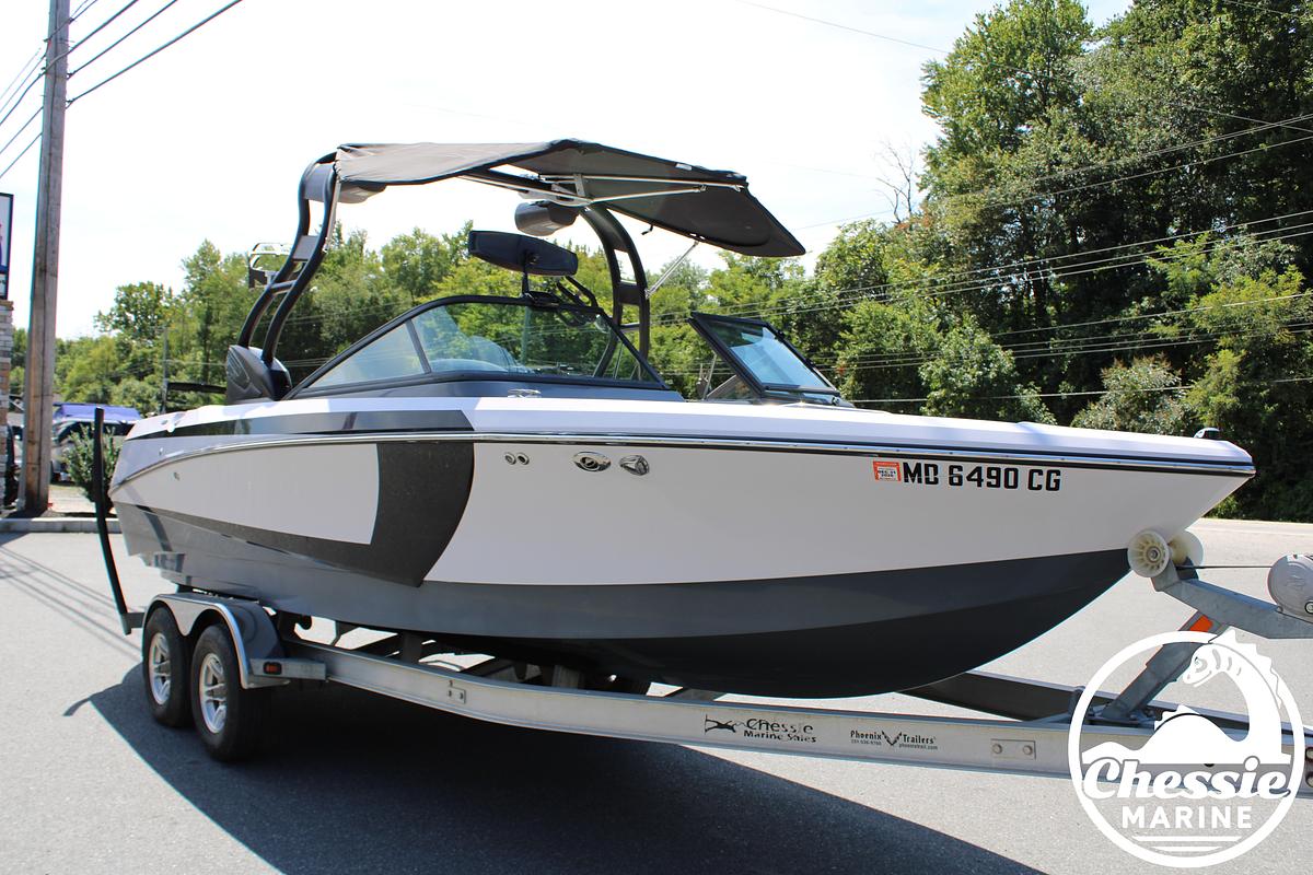 Used 2015 Nautique Super Air 230