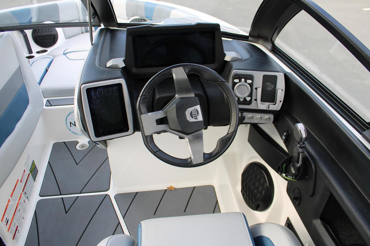 Used 2023 Malibu 23 LSV