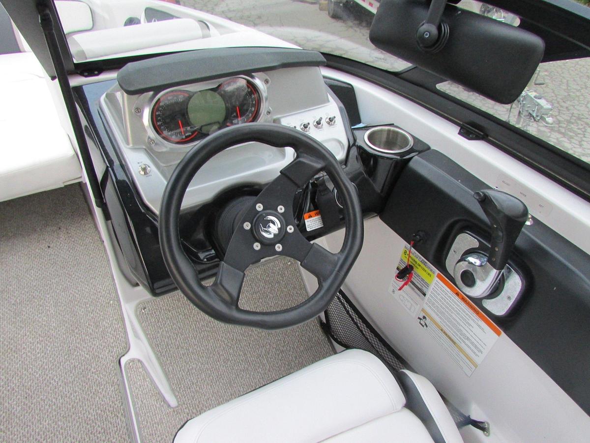 Used 2015 Scarab 195HO