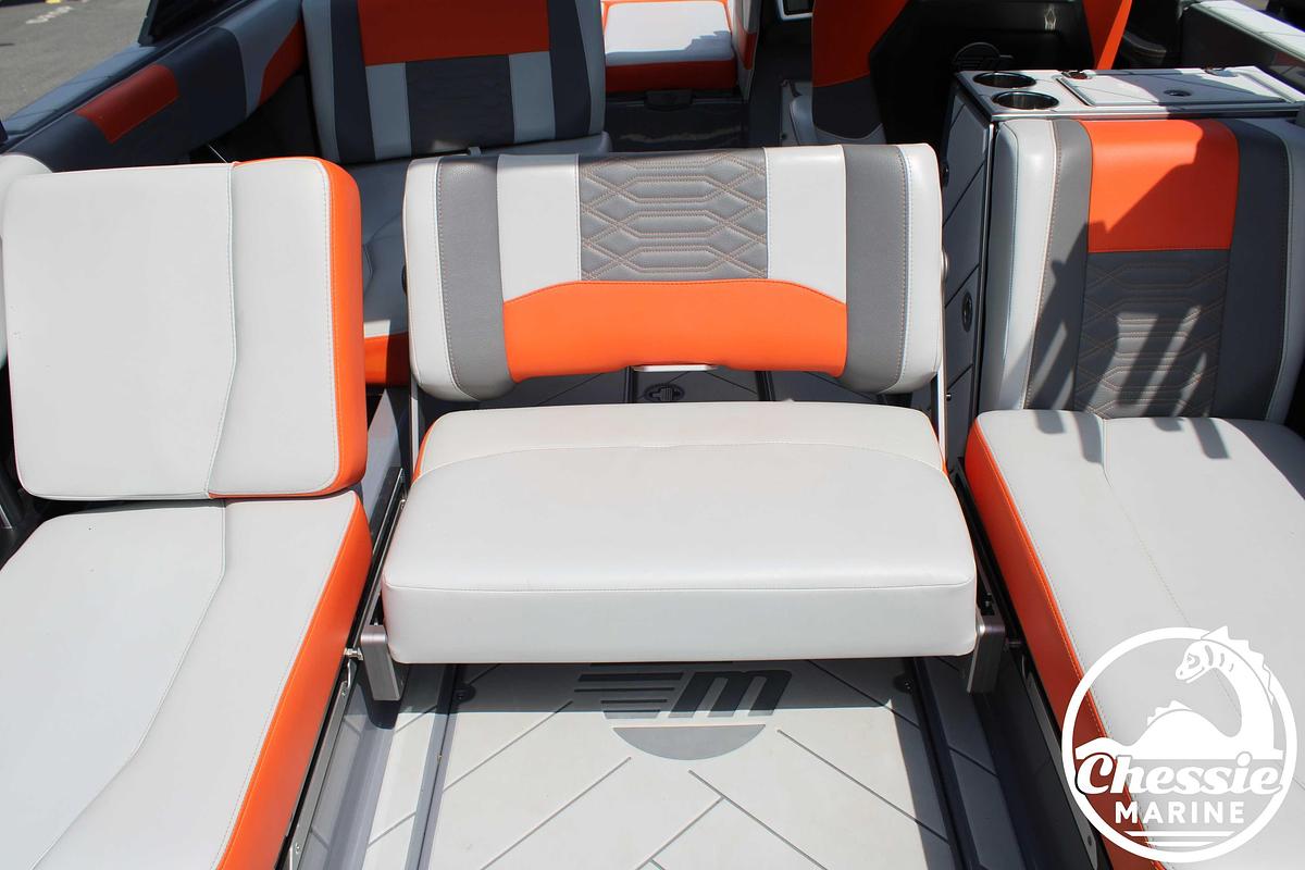 Used 2022 Malibu Wakesetter 25 LSV