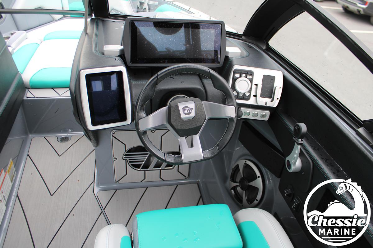 Used 2020 Malibu Wakesetter 25 LSV