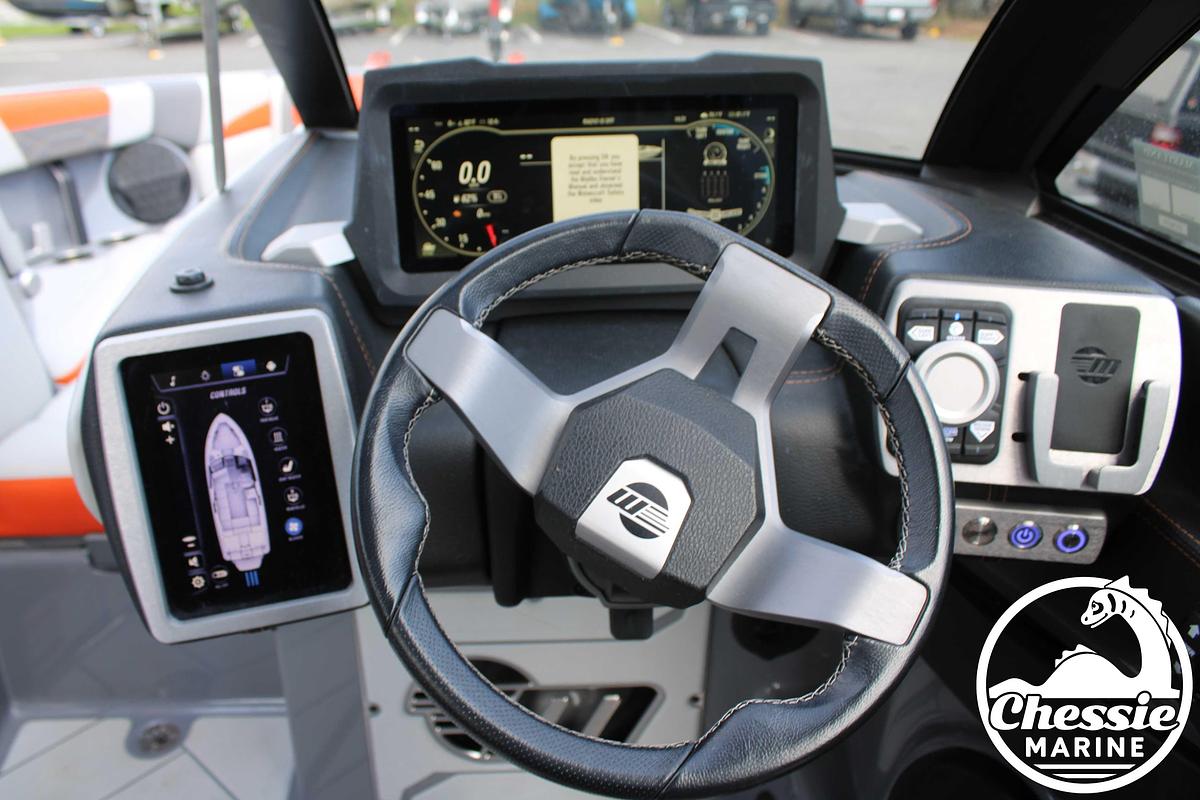 Used 2022 Malibu Wakesetter 25 LSV