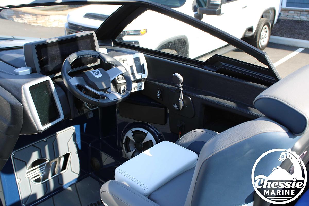 Used 2020 Malibu Wakesetter 25 LSV