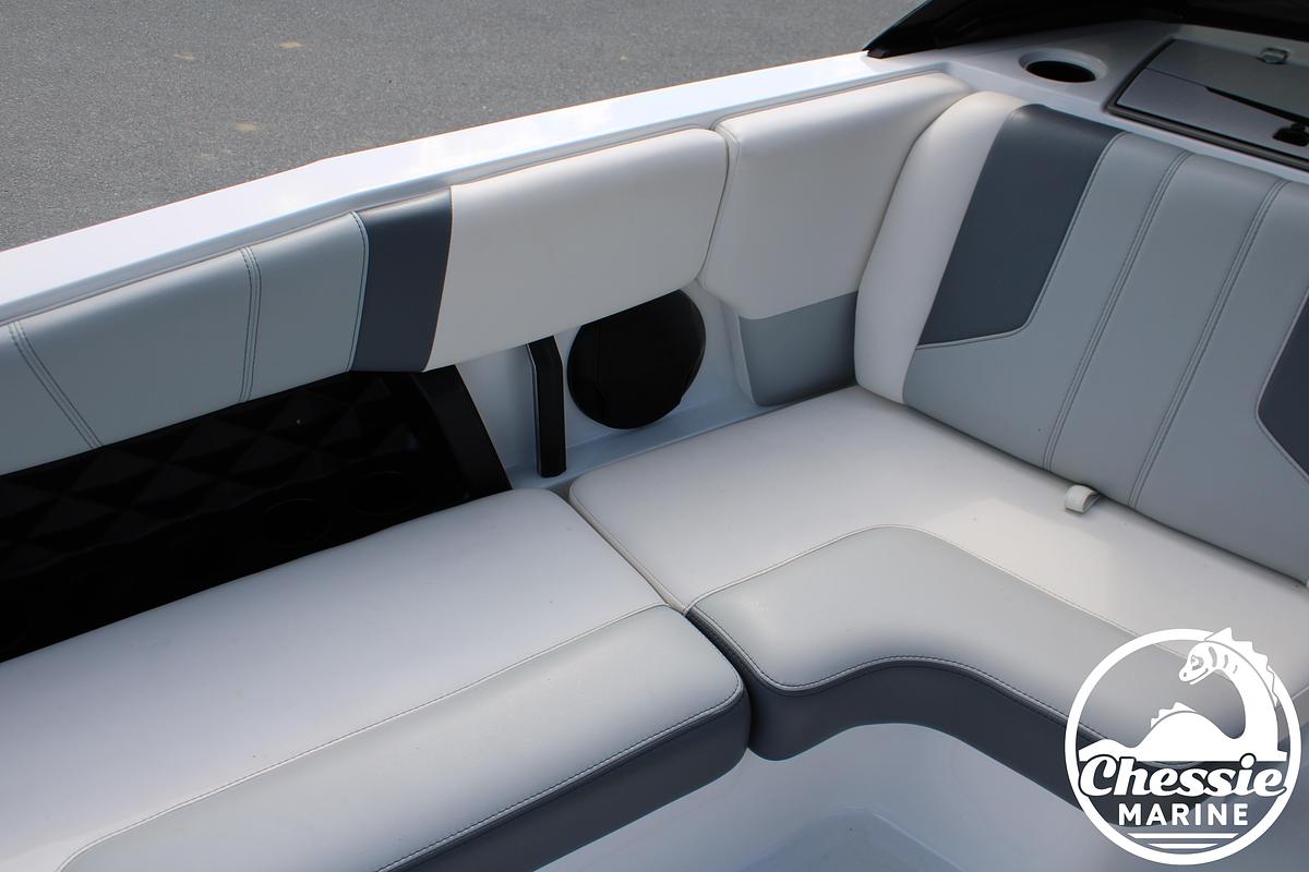 Used 2024 Malibu 21 LX-R