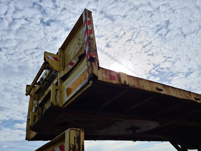 Used 1979 2 AXLE FLATBED TRAILER STEEL SUSPENSION STEEL FLOOR GROENEWEGEN