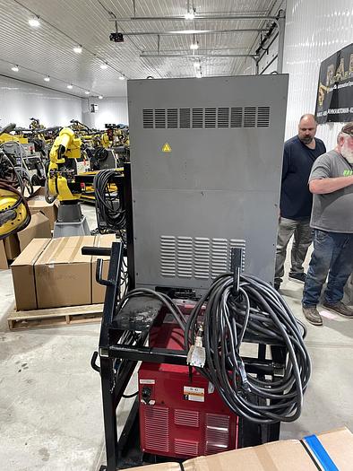 Used FANUC FANUC ARC MATE 120iB MIG WELDING CELL WITH LINCOLN 455M AND INDEX TABLE 5' X 8' RJ3iB CONTROL
