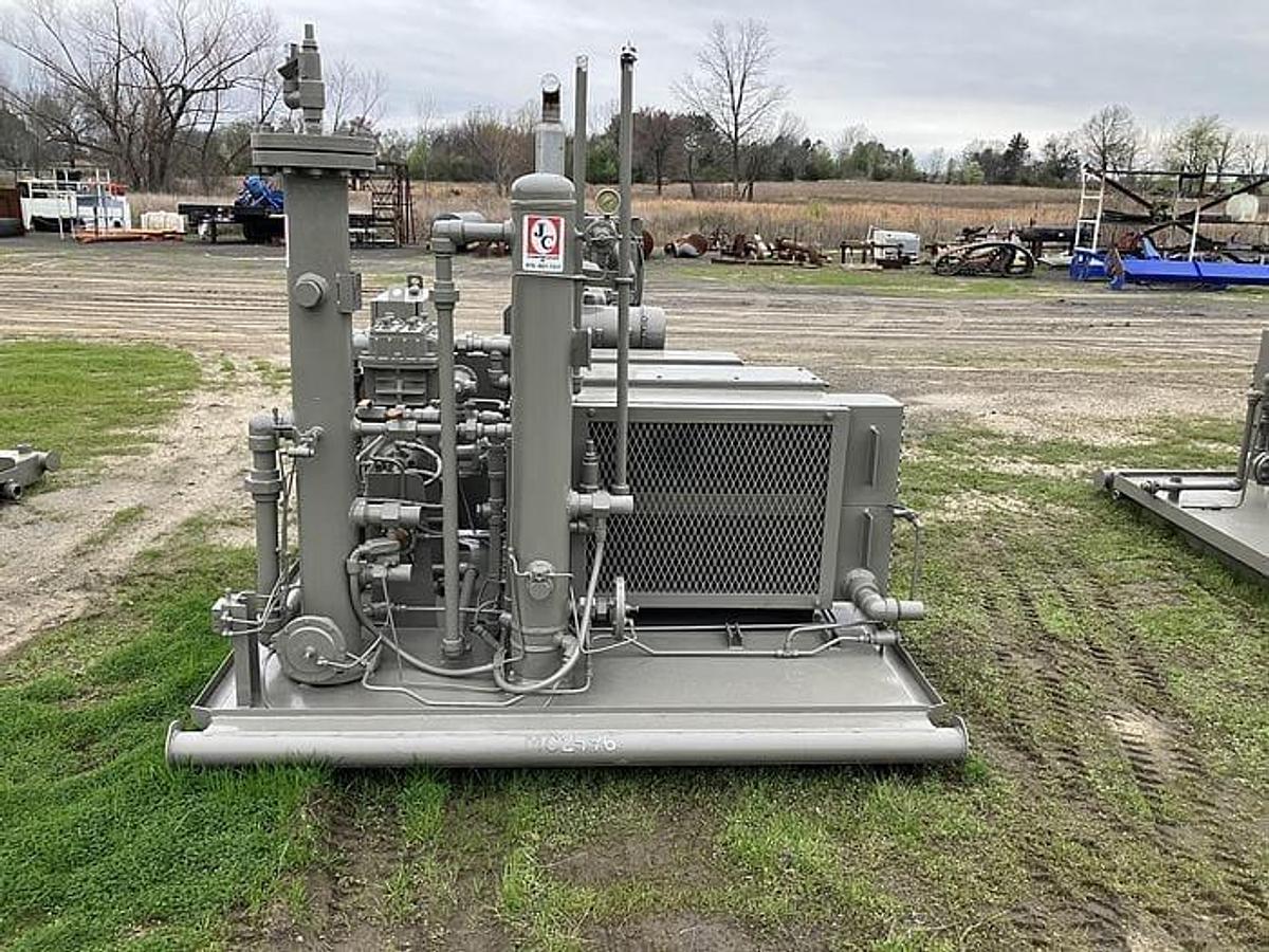 Used Arrow VRG220 / Quincy 370