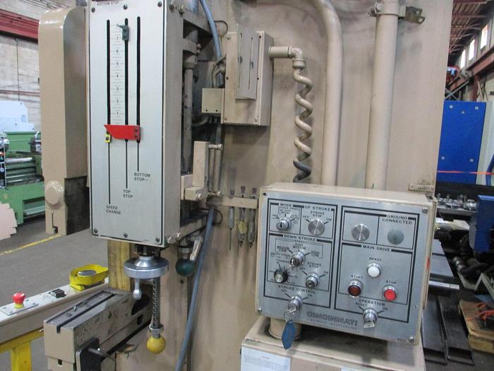 Used 135 TON X 10', CINCINNATI, CNC HYDRAULIC PRESS BRAKE