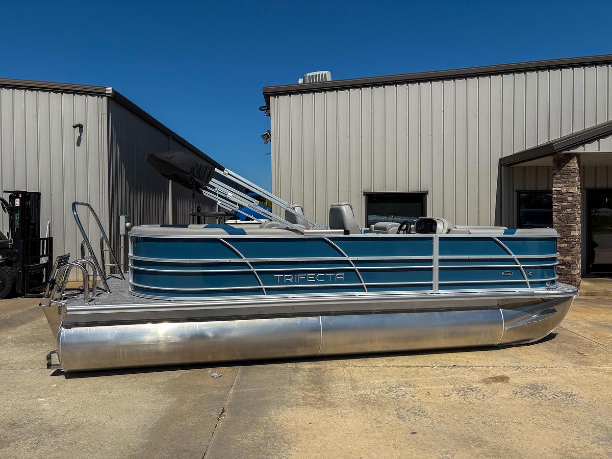 2025 Trifecta 22 RF LE