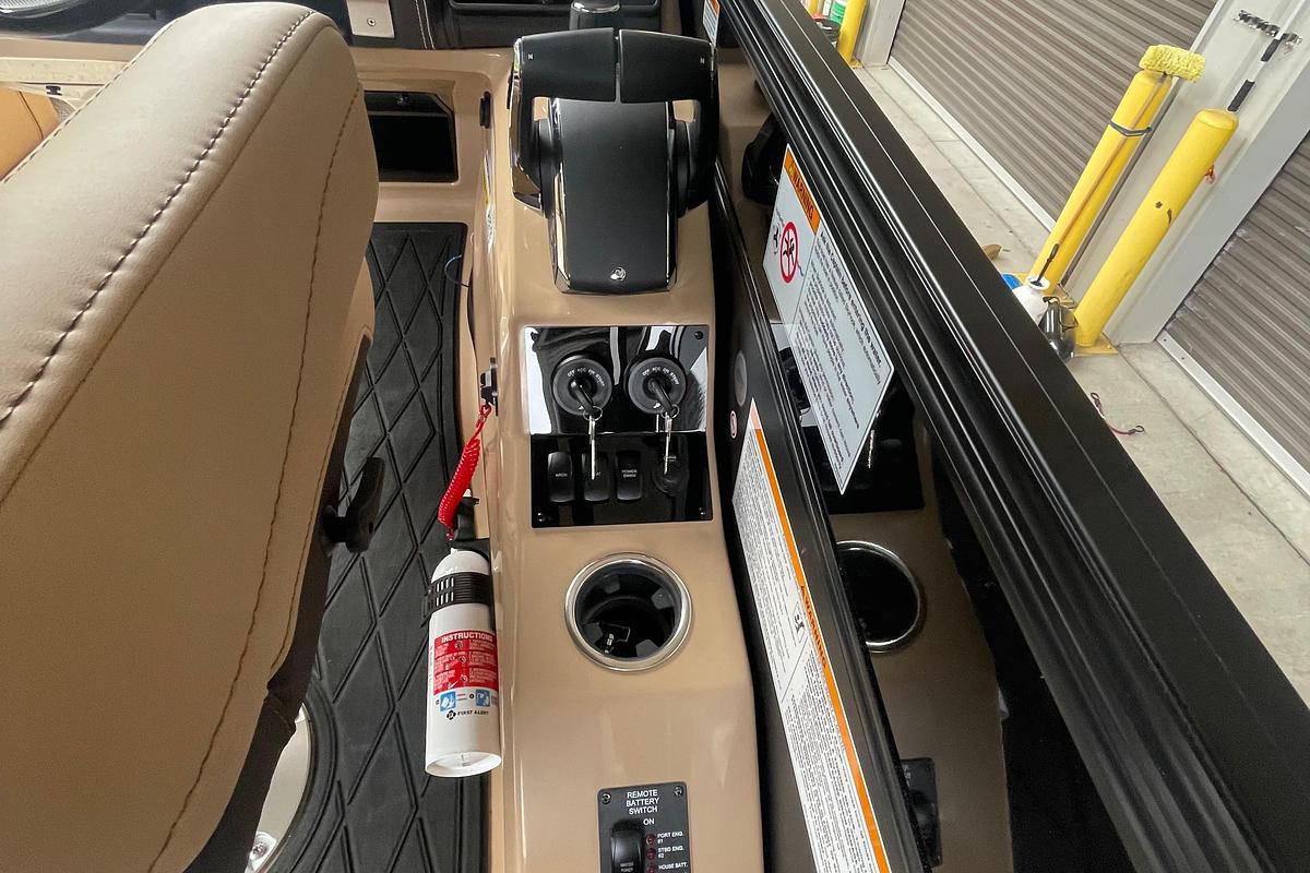 Used 2025 Barletta L25MAT