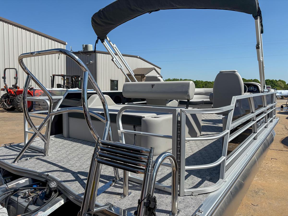 2025 Trifecta 22 UL LE T 2.75