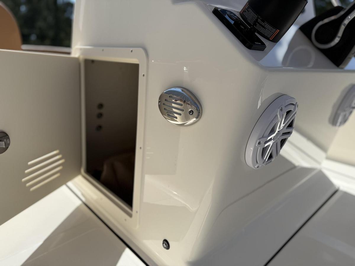 2026 Pioneer 180 Islander