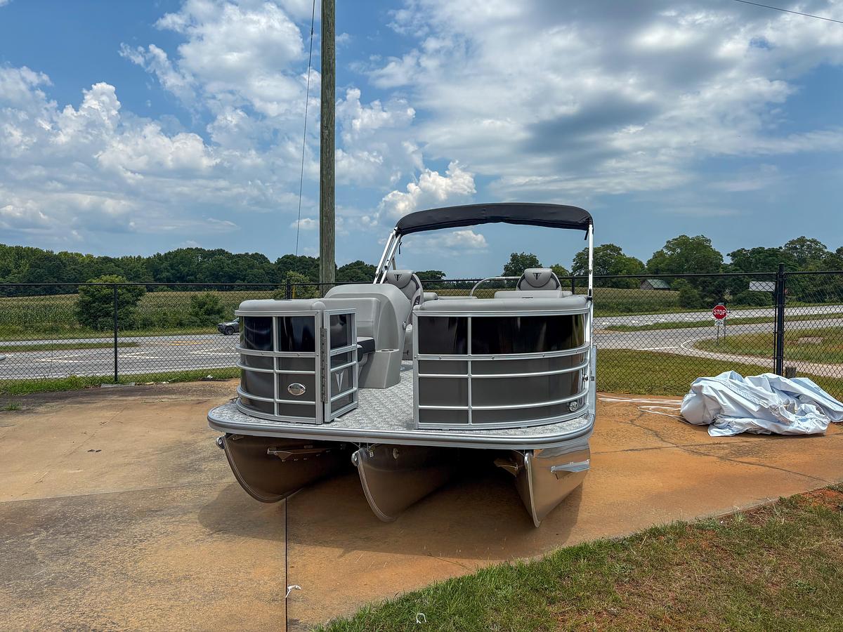 2025 Trifecta 22RF LE 2.75