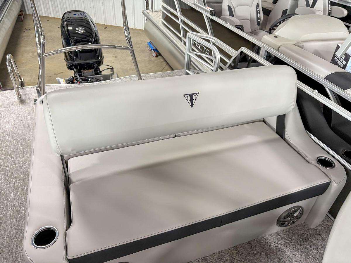 2025 Trifecta 22 UL LE T