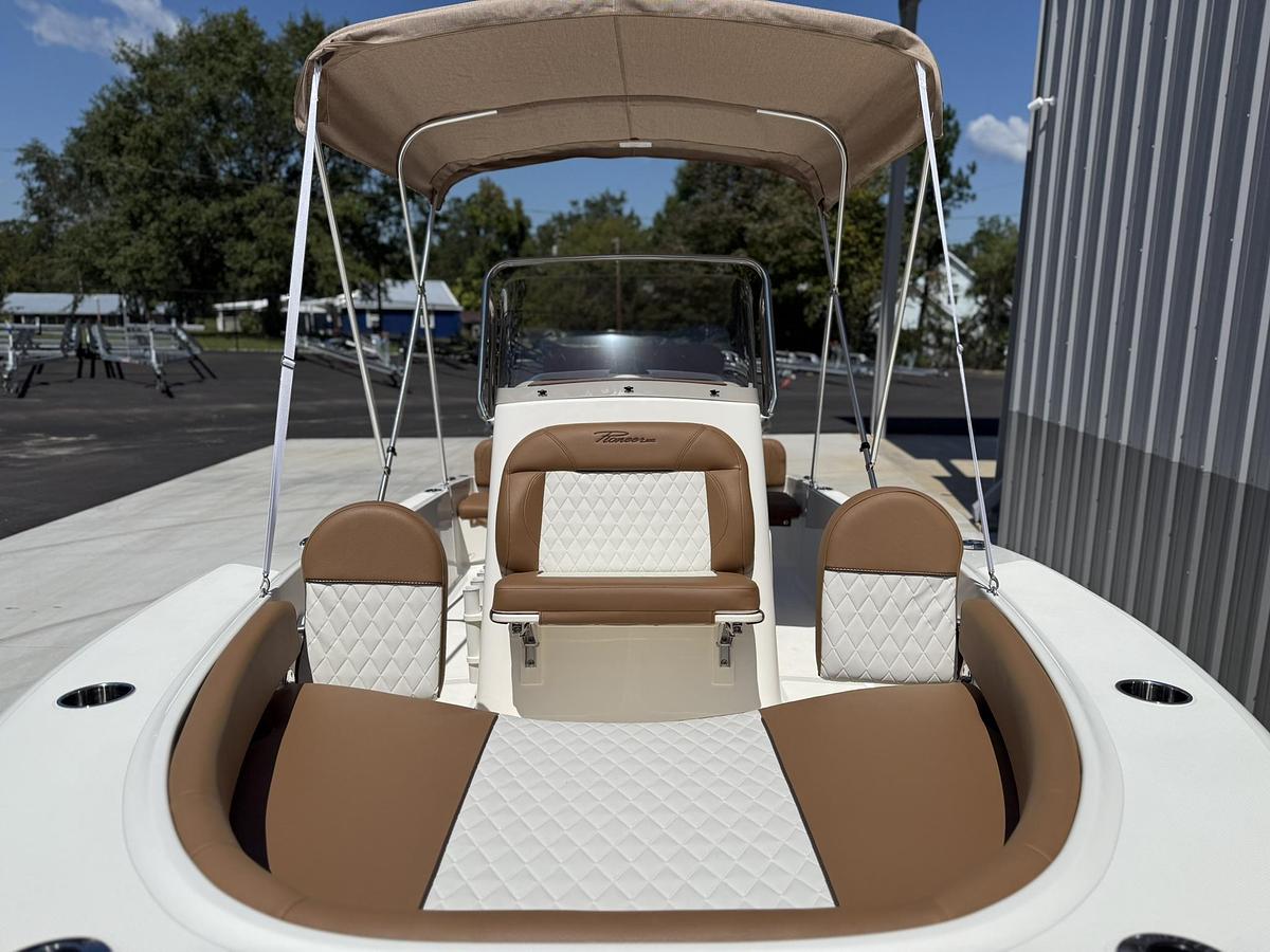 2026 Pioneer 180 Islander