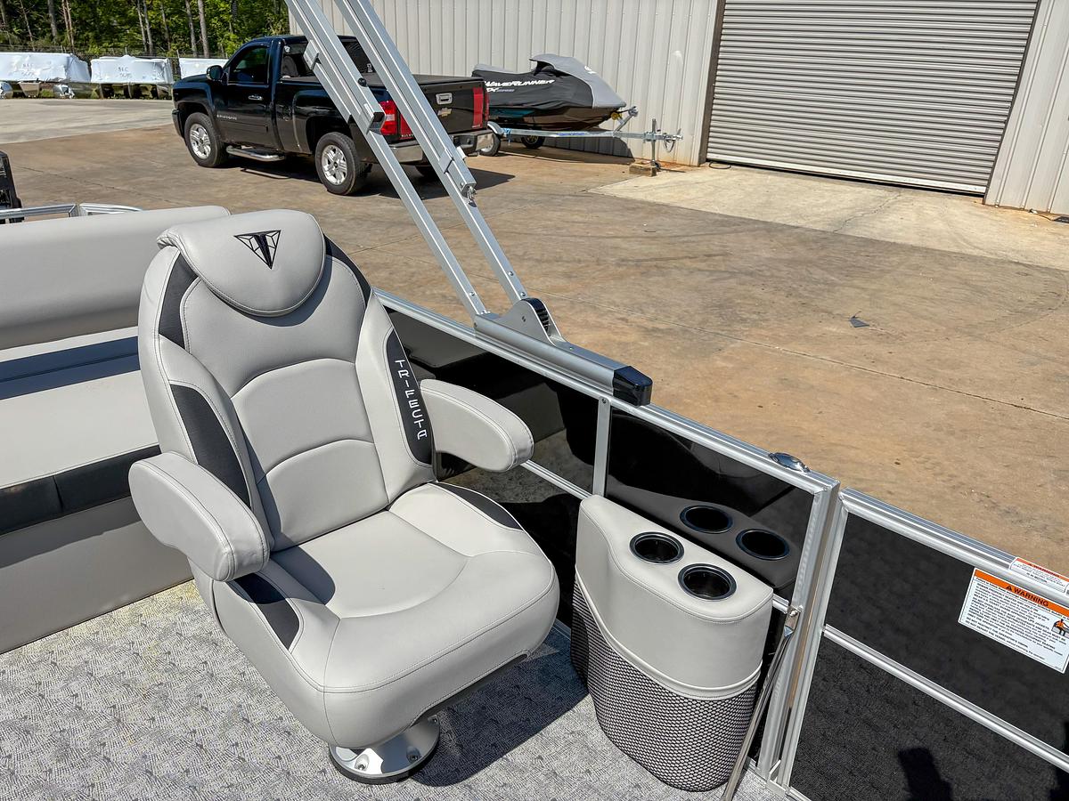 2025 Trifecta 22 UL LE T 2.75