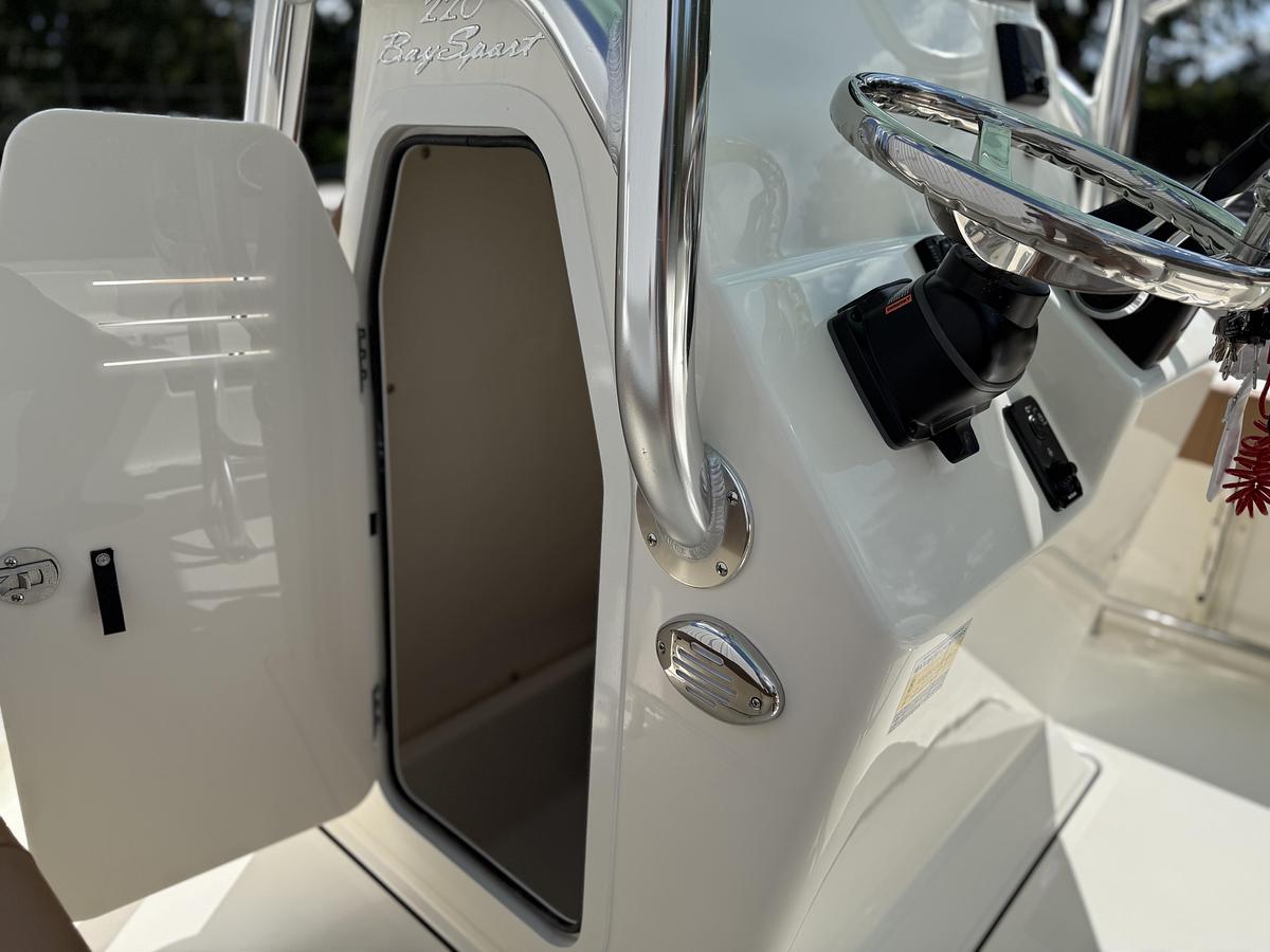 2026 Pioneer 220 Bay Sport