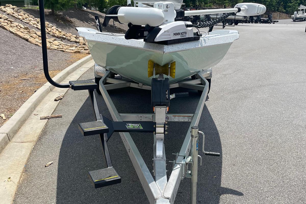 Used 2023 Xpress H22