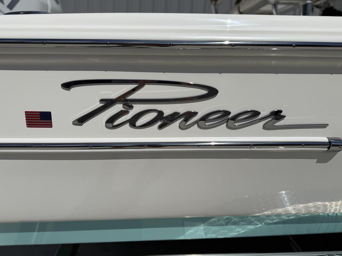 2026 Pioneer 220 Bay Sport