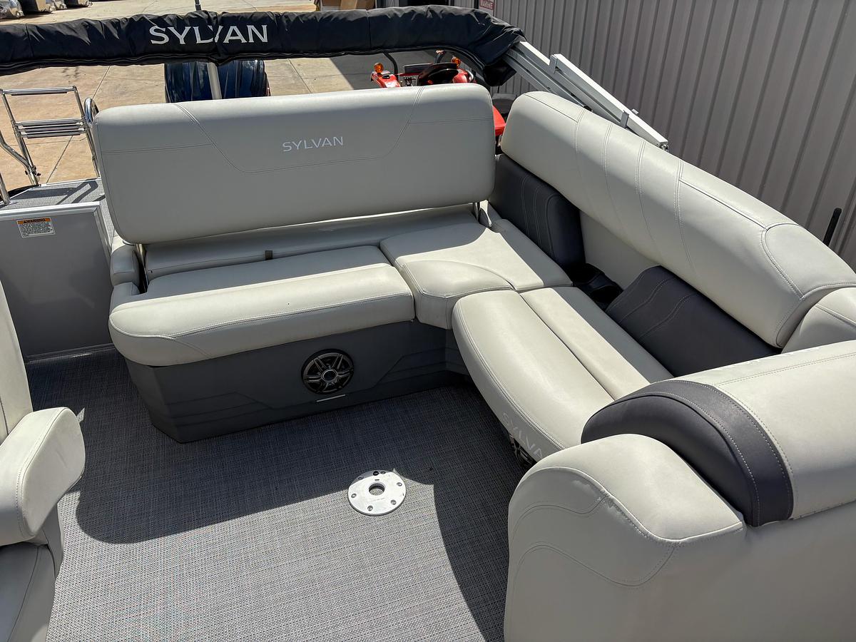 Used 2023 Sylvan 8522 Mirage Cruise