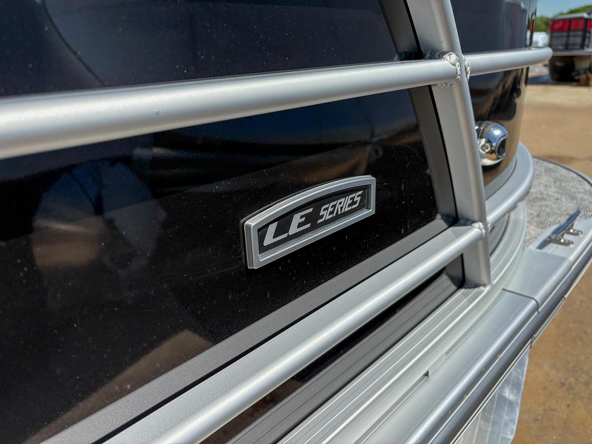 2025 Trifecta 22 UL LE T 2.75