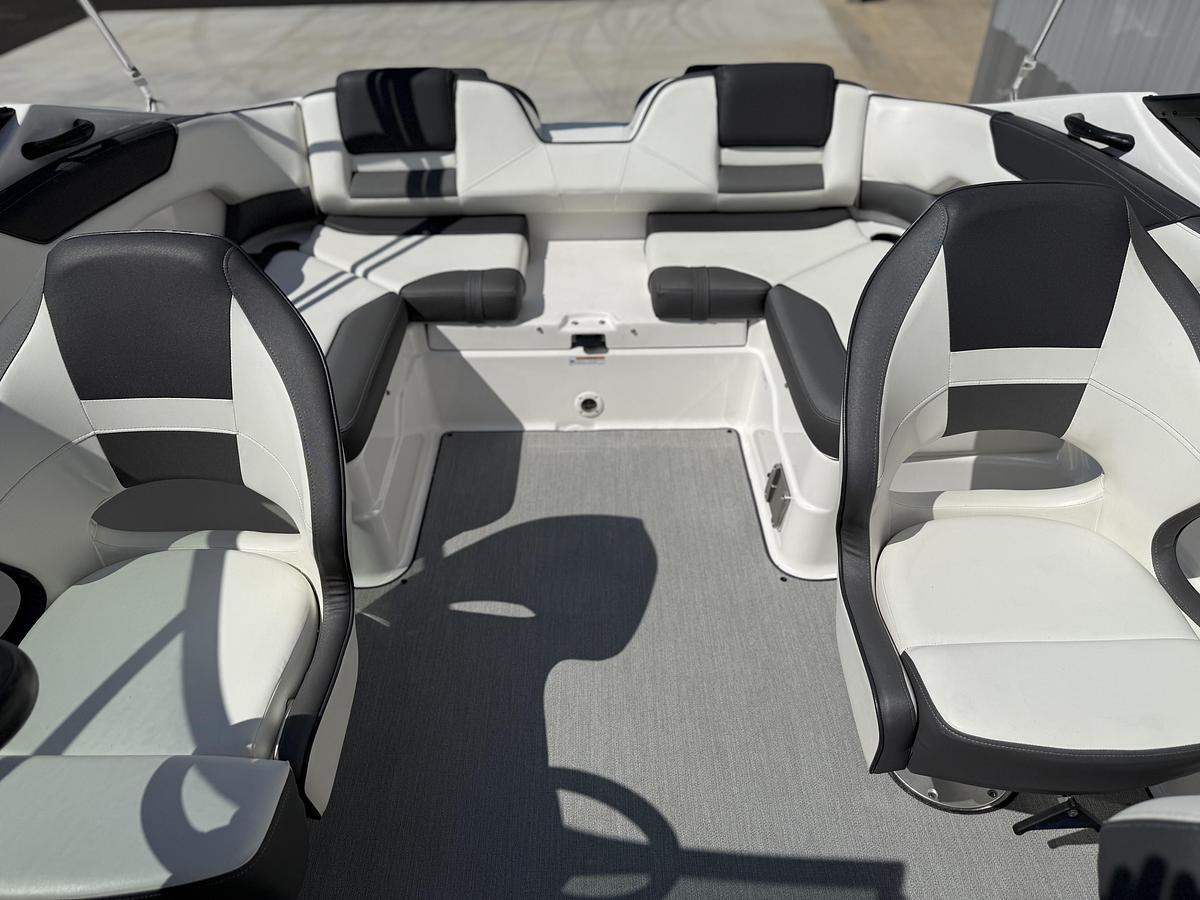 Used 2021 Yamaha Boats SX210