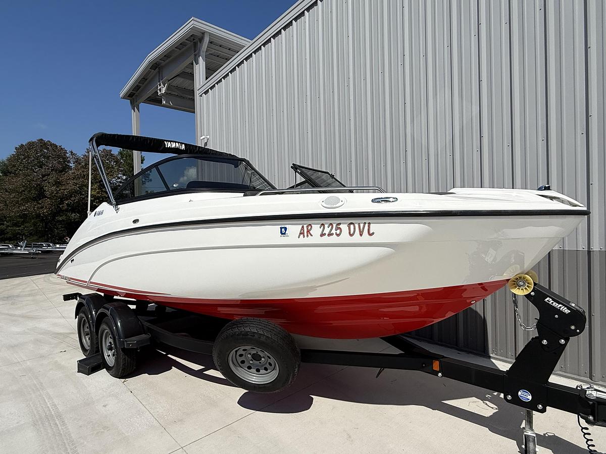 Used 2021 Yamaha Boats SX210