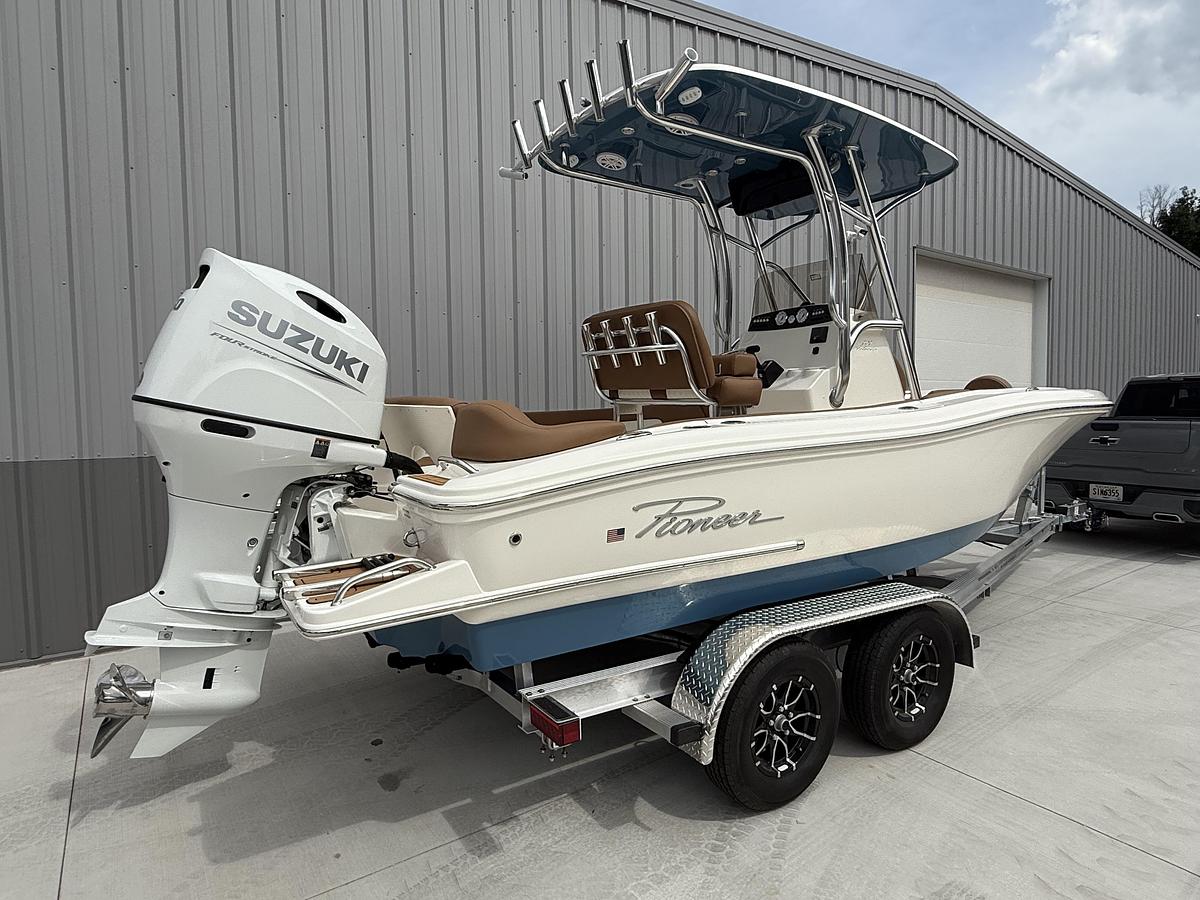 2026 Pioneer 202 Islander