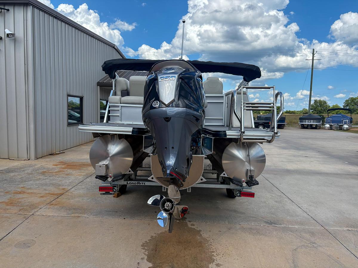 Used 2023 Sylvan 8522 Mirage Cruise