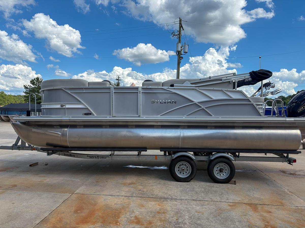 Used 2023 Sylvan 8522 Mirage Cruise