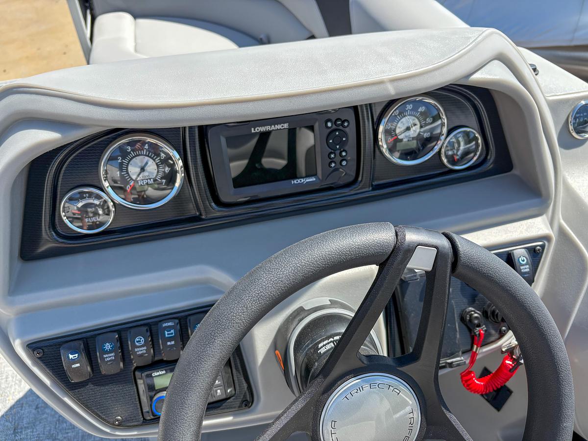 2025 Trifecta 22 UL LE T 2.75