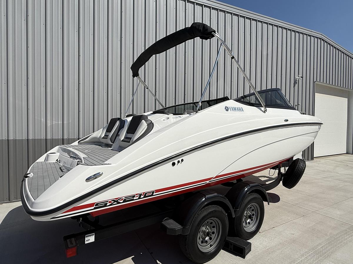 Used 2021 Yamaha Boats SX210