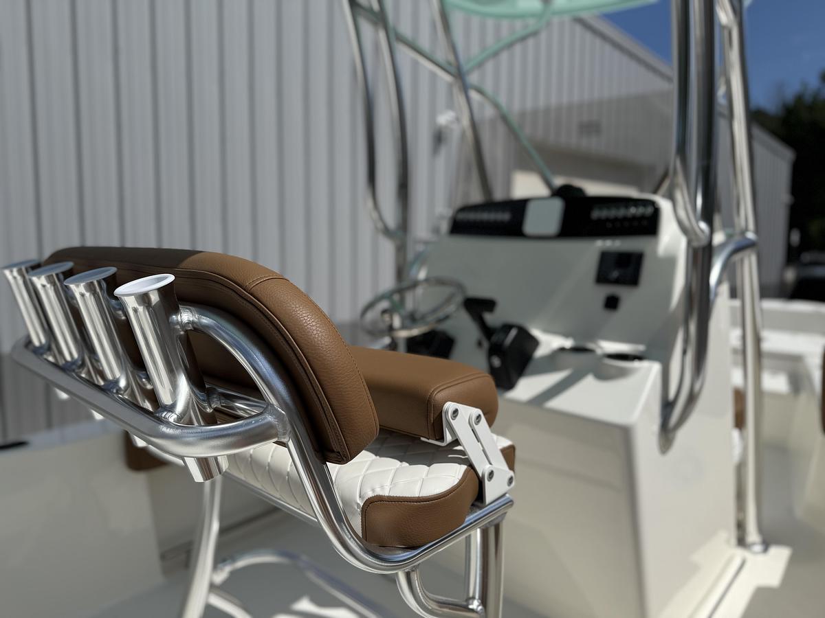 2026 Pioneer 220 Bay Sport