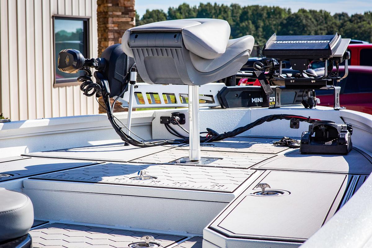 Used 2022 Avid 23 Magnum