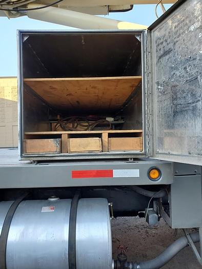 Used 2001 Ford F750 Terex BT3400 Crane Truck - M74771