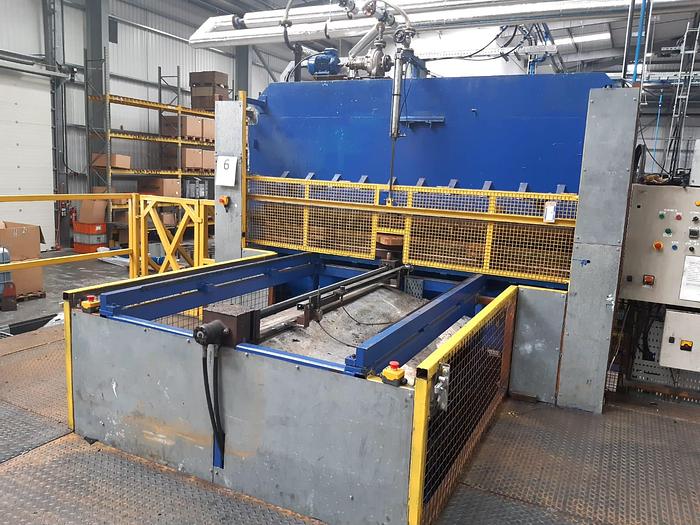Refurbished Fogg & Young 500ton upstroke Hydraulic Press
