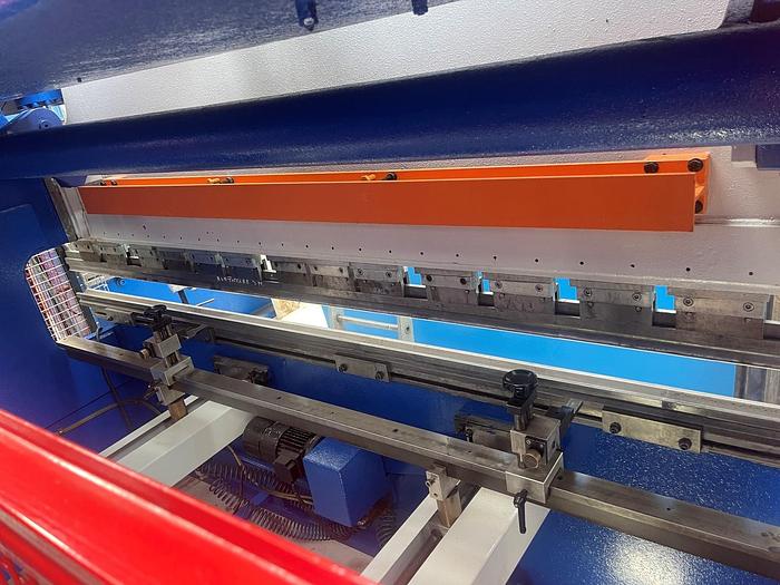 Usato PIEGATRICE SALA IDRAULICA  3050 X 70 TON