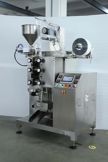 YL150C Vertical Film Fill Seal Packaging Machine for Sauce/Liquid