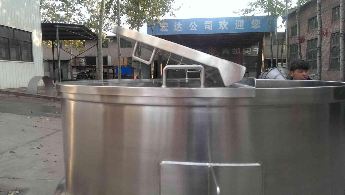 Bare kettle 600 gallon with lids and bridge