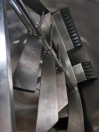 Customized 200 gallon kettle with inclined agitator