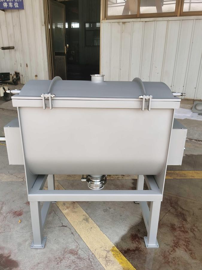 New  5 Cu. Ft. Paddle blender