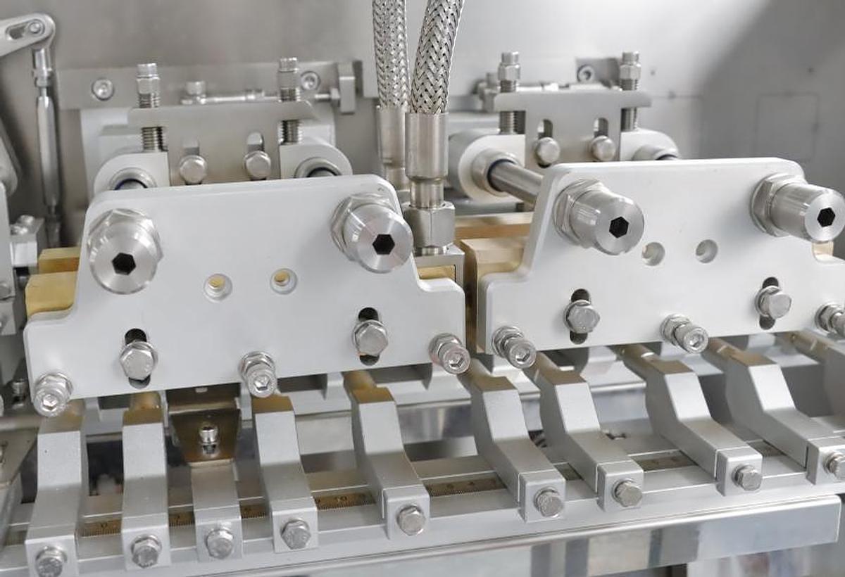 Duplex zipper doypack pouch filling and sealing machine 330