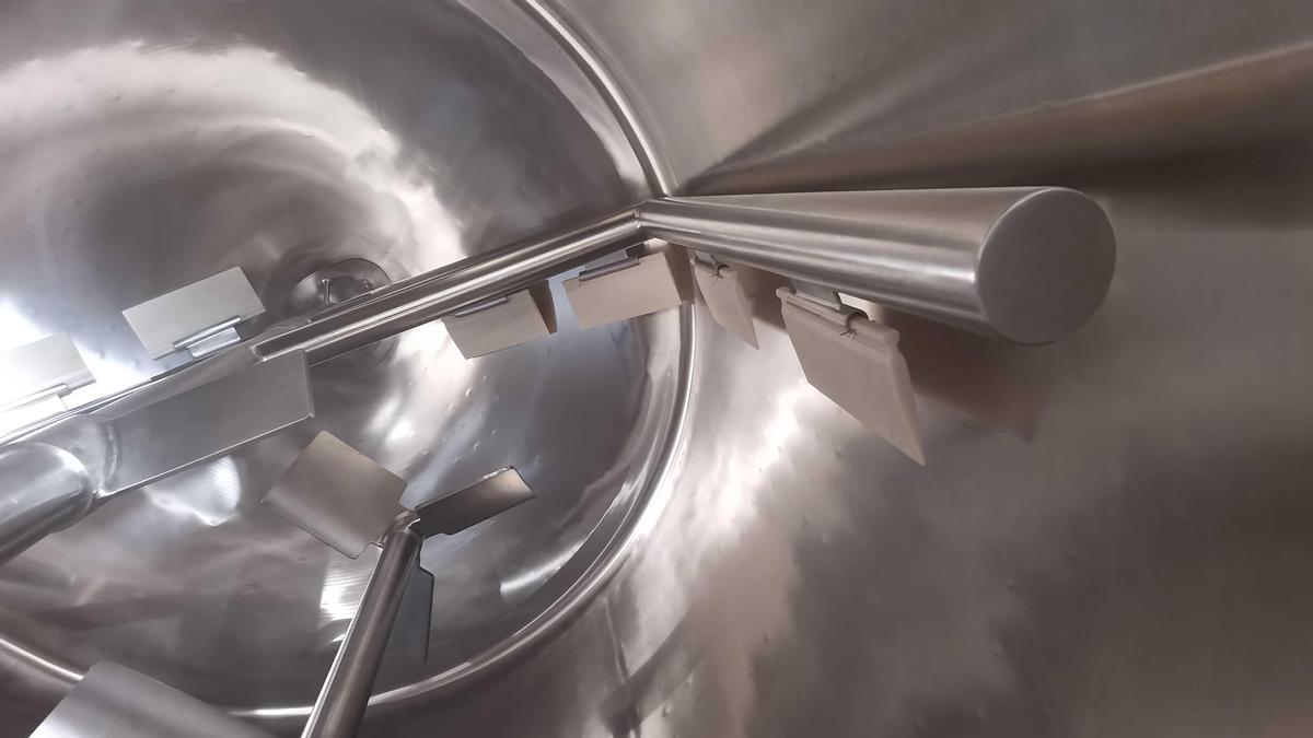 1500 Gallon Stainless Steel Mixing Kettle with Sweep & Paddle Agitator - Industrial Cooking for Sauces & Soups