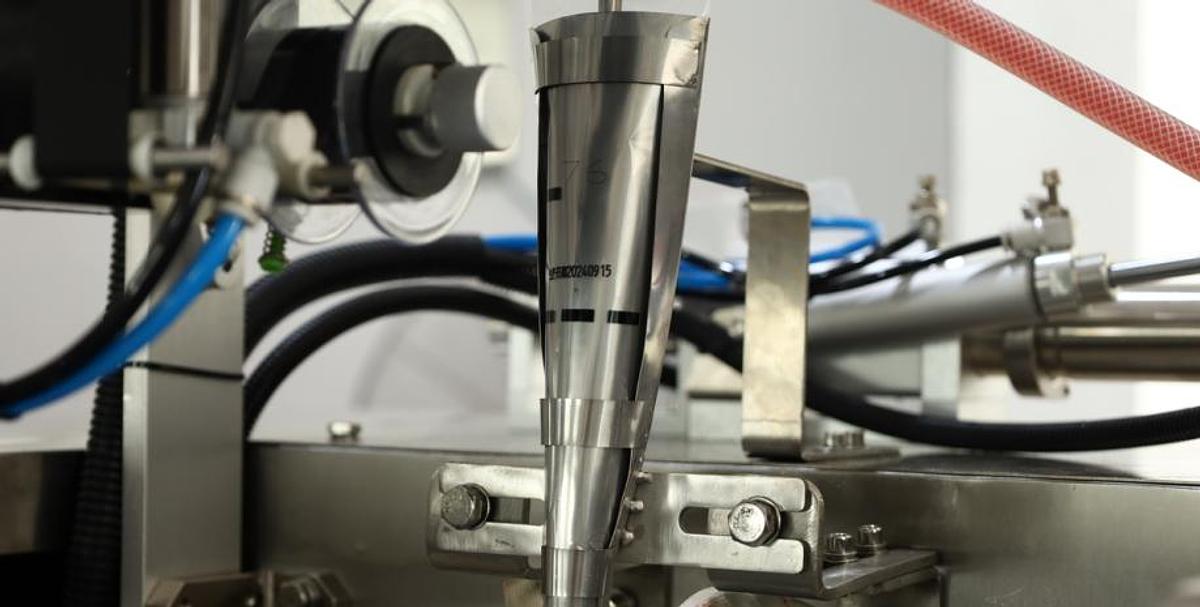 Single-lane Liquid Packaging Machine 200B+9832G