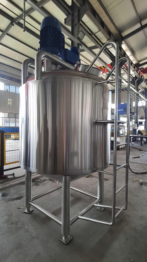 500 Gallon Triple Agitation Mixing Tank