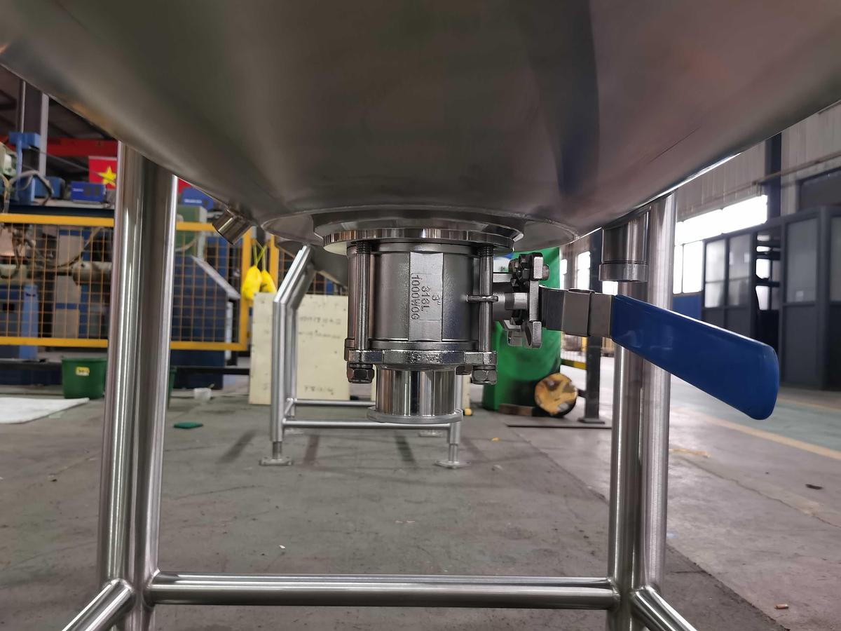 175 USG Triple Agitation Cone Bottm Kettle /Mixing Tank With High Shear Disperser